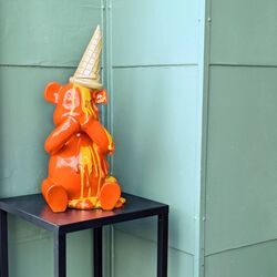55293 - Deko Figur Sitting Gelato Bear Orange 37cm