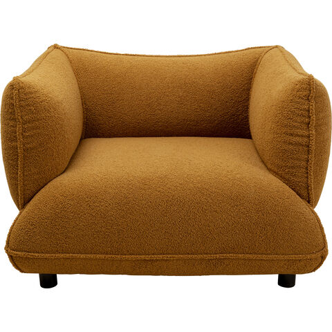 Armchair Gigi
